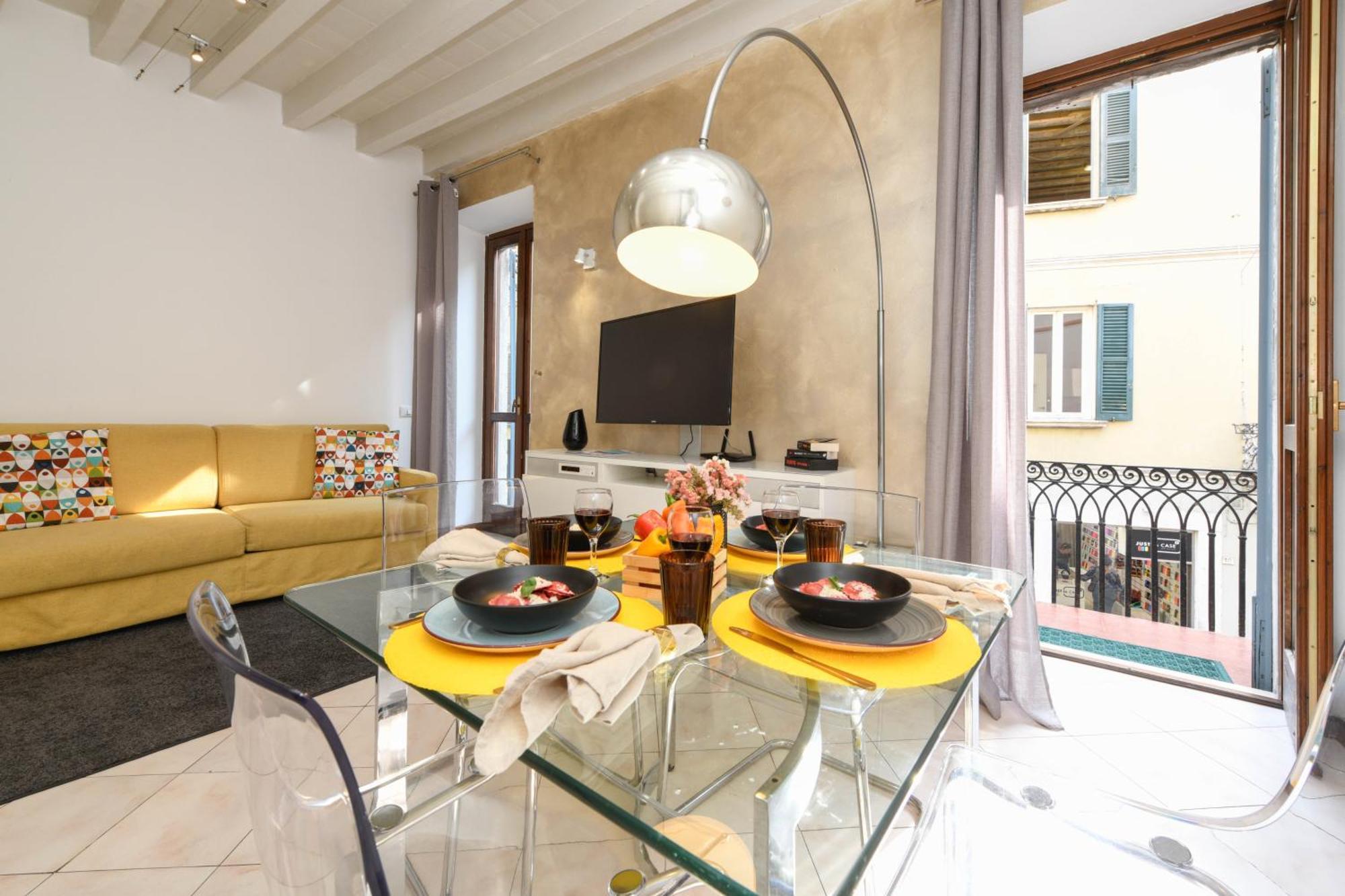 Desenzanoloft Official Partner Marriott Homes & Villas - Le Petit Bijou - Restyling 2025 - Downtown Desenzano del Garda Exterior photo