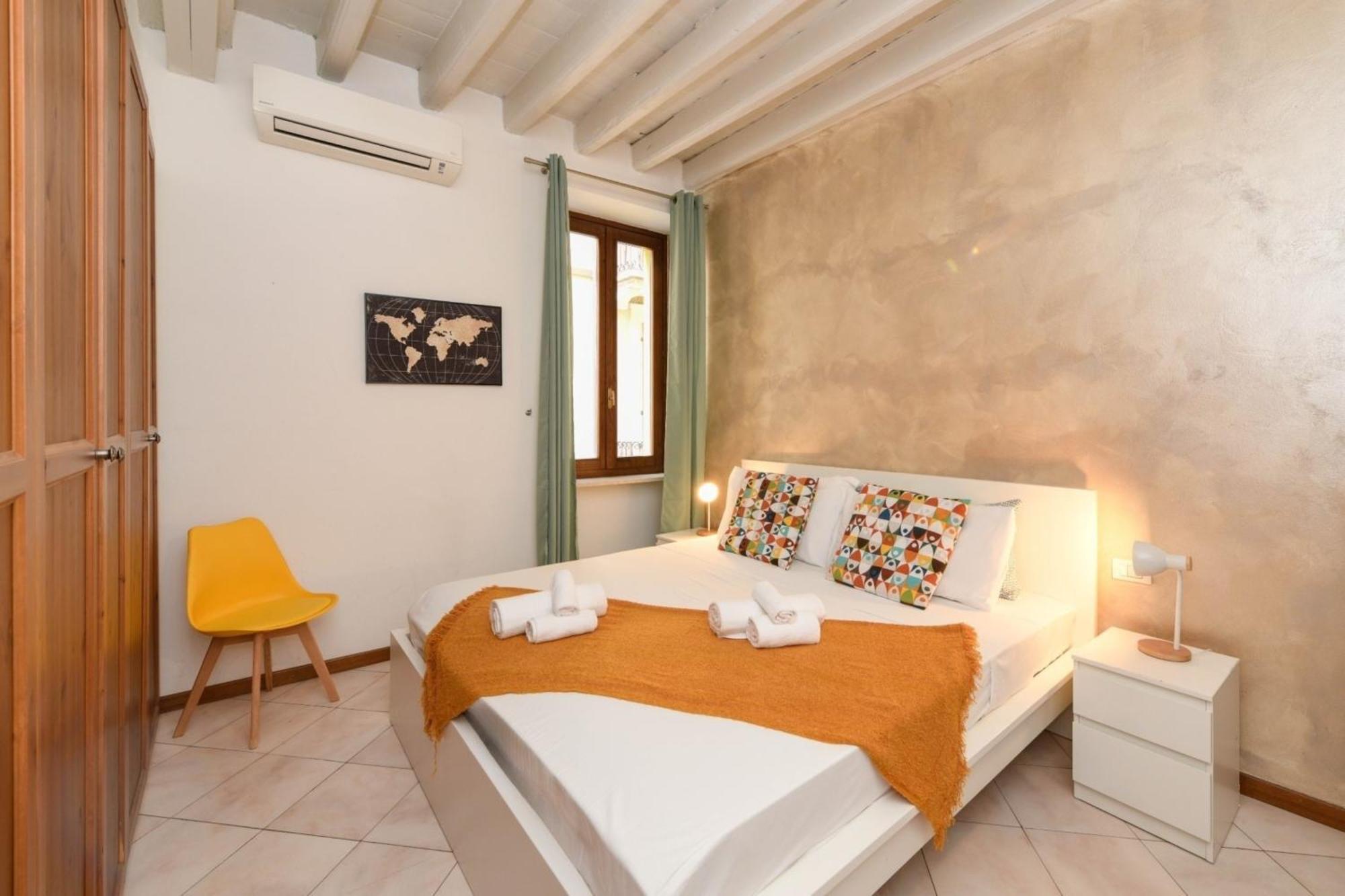 Desenzanoloft Official Partner Marriott Homes & Villas - Le Petit Bijou - Restyling 2025 - Downtown Desenzano del Garda Exterior photo