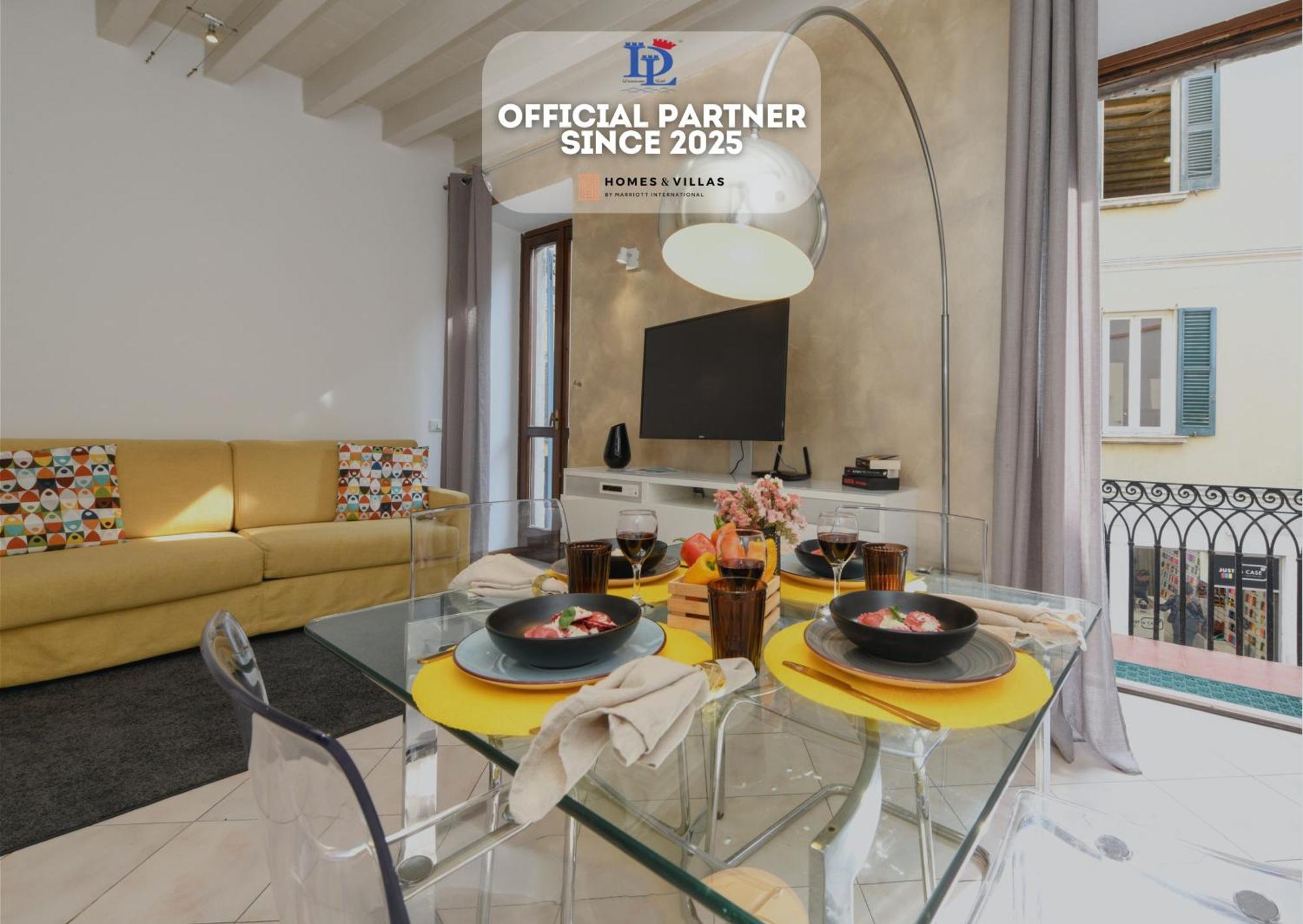 Desenzanoloft Official Partner Marriott Homes & Villas - Le Petit Bijou - Restyling 2025 - Downtown Desenzano del Garda Exterior photo